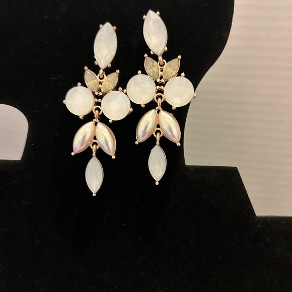 Nwt. INC dangle crystal and pearl earrings. - Picture 1 of 6
